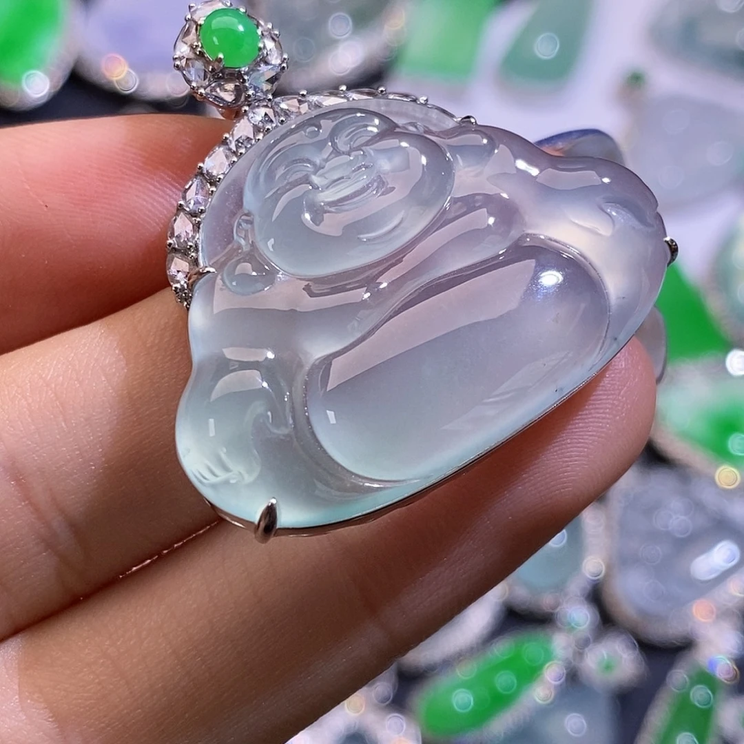 颈饰18K金镶嵌翡翠佛