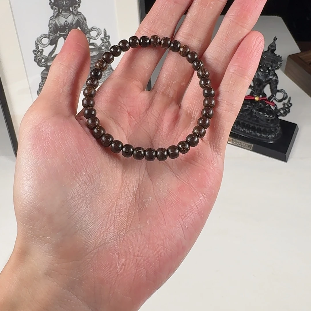 手串椰蒂出去玩出去玩