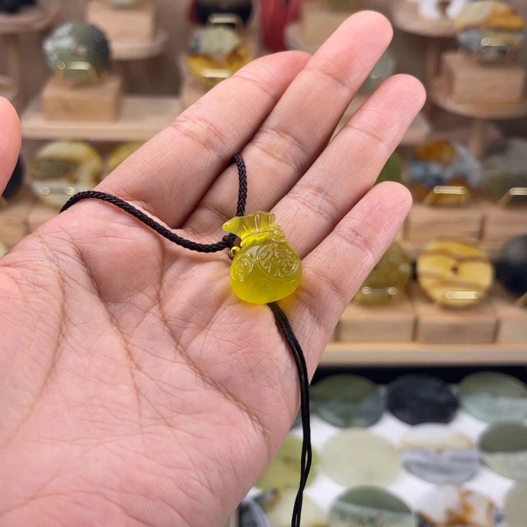 墨***鱼合金蛇纹石玉颈饰