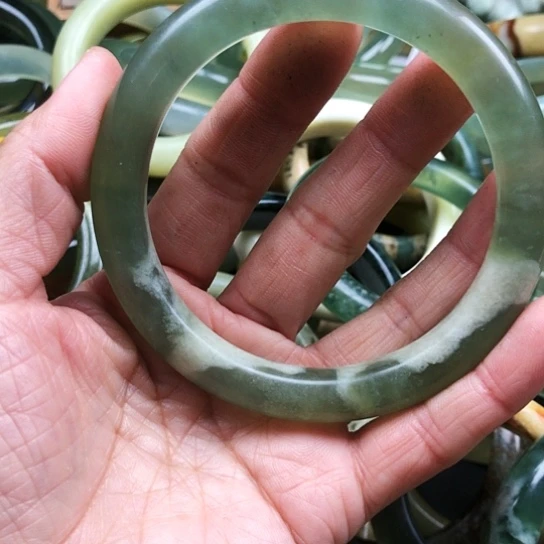 蛇纹石玉手镯未镶嵌素**尘