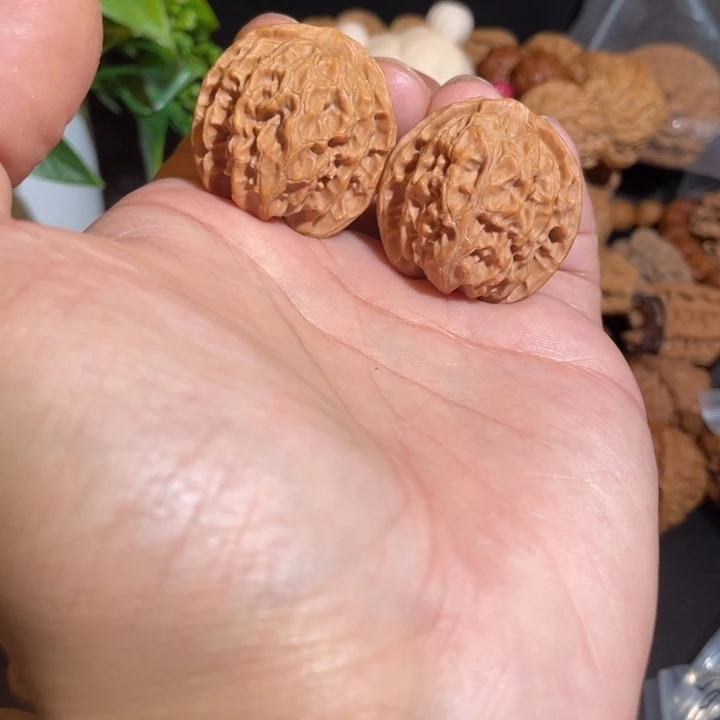 文玩核桃吊坠33苹果园