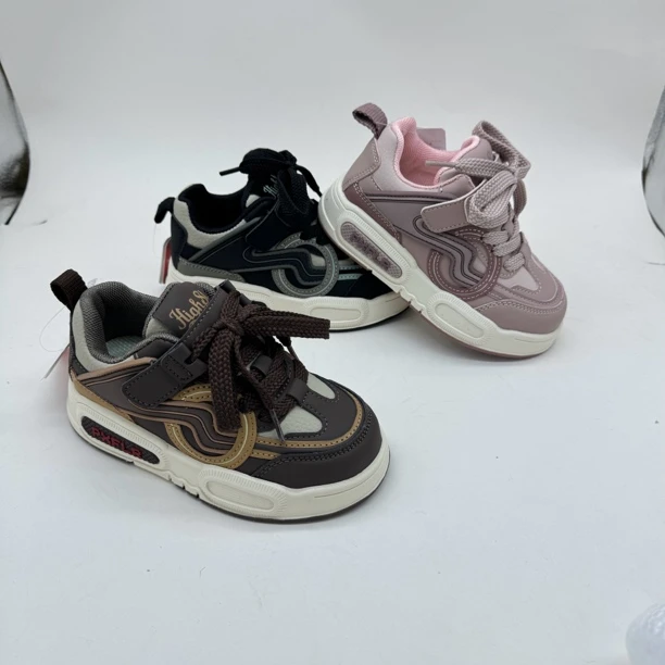 春季新款儿童中大童防水四季超轻防滑软底时尚百搭舒适板鞋6159