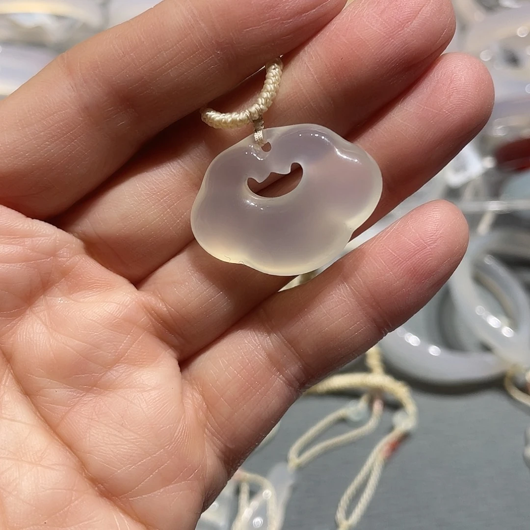 玛瑙/玉髓未镶嵌吊坠(赠链)