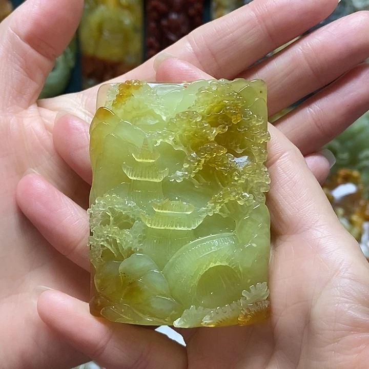 岫玉未镶嵌吊坠(赠链)