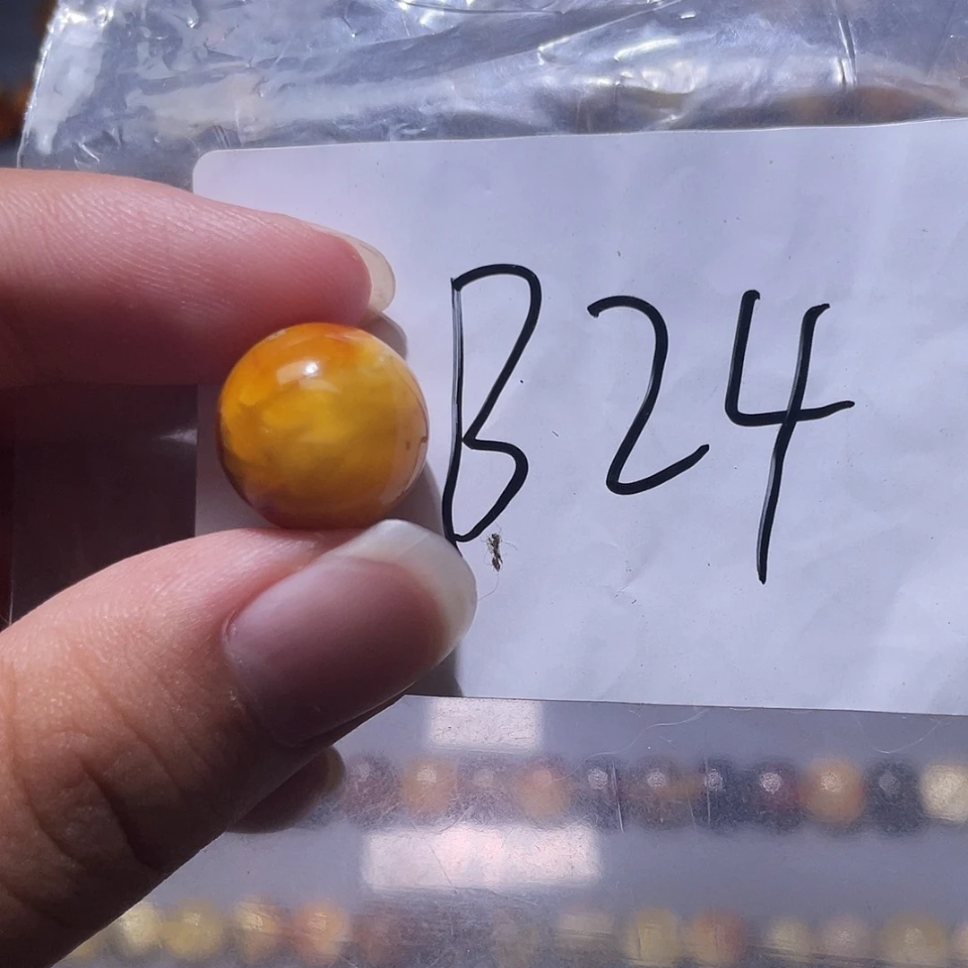 未镶嵌琥珀裸石14.4福利