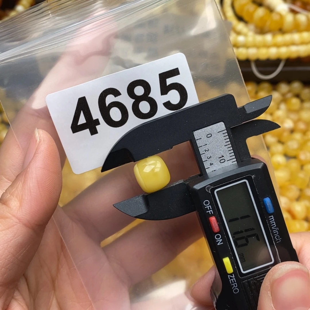 蜜蜡珠宝奇石未镶嵌