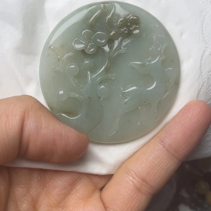 翡翠未镶嵌颈饰挂件