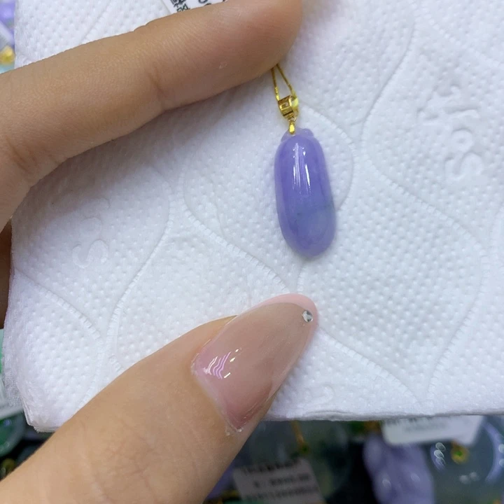 颈饰18K金镶嵌翡翠