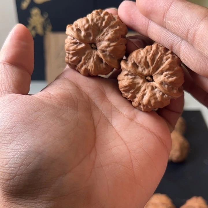 文玩核桃把件蛤蟆头