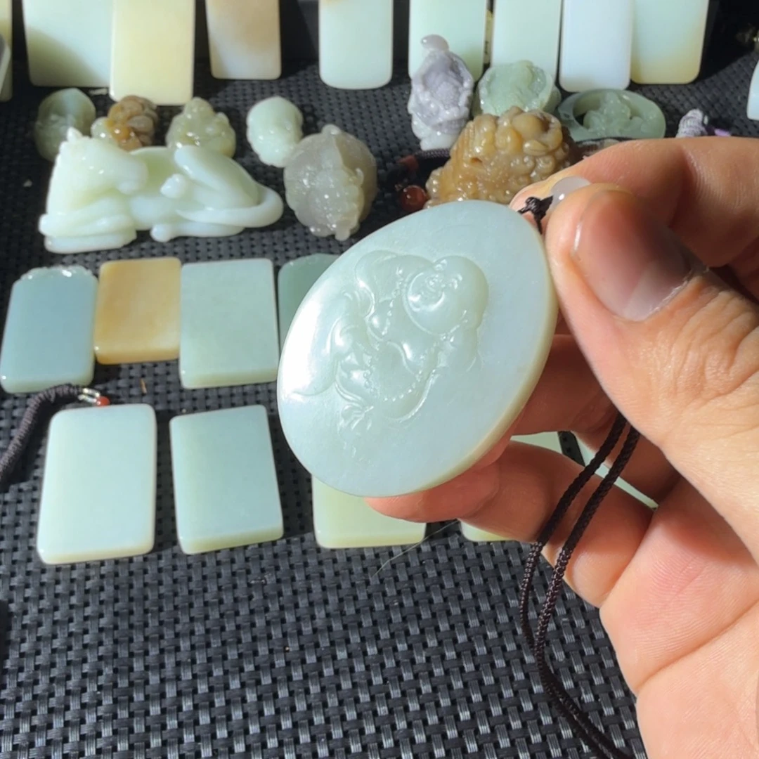 和田玉未镶嵌颈饰