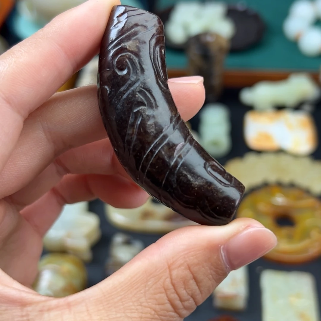 颈饰未镶嵌和田玉（糖玉）