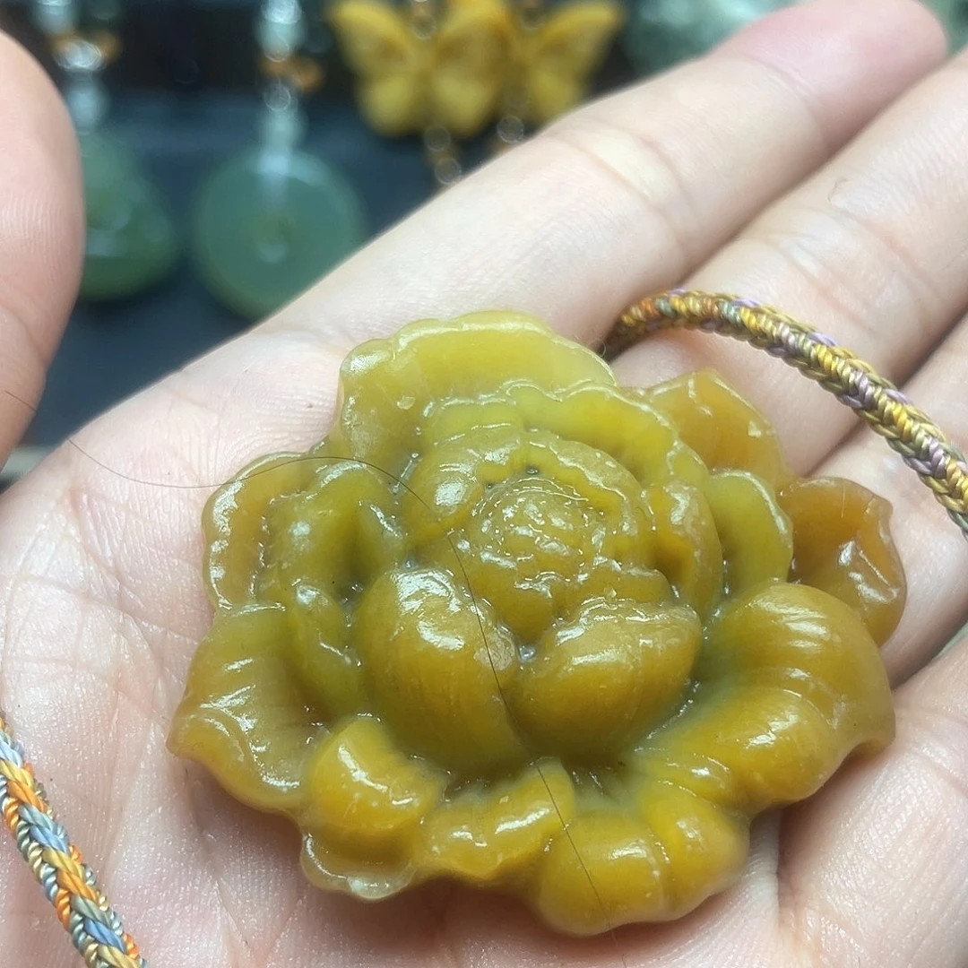 未镶嵌蛇纹石玉颈饰