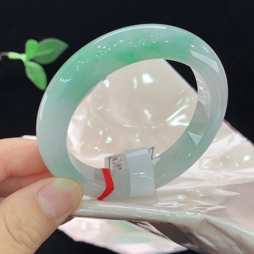 翡翠未镶嵌手镯微瑕0964