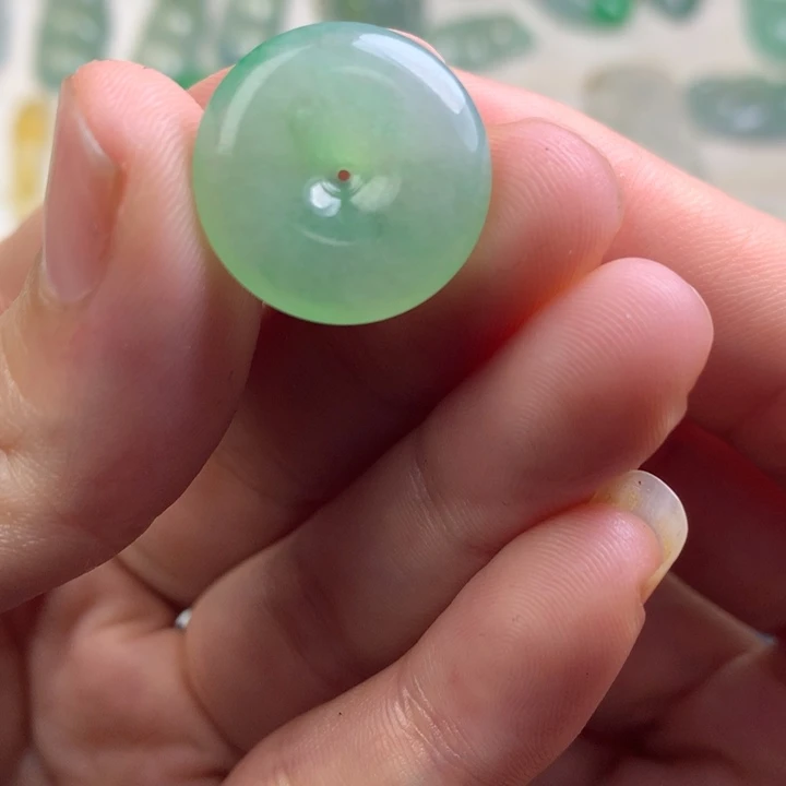 翡翠未镶嵌颈饰扣子