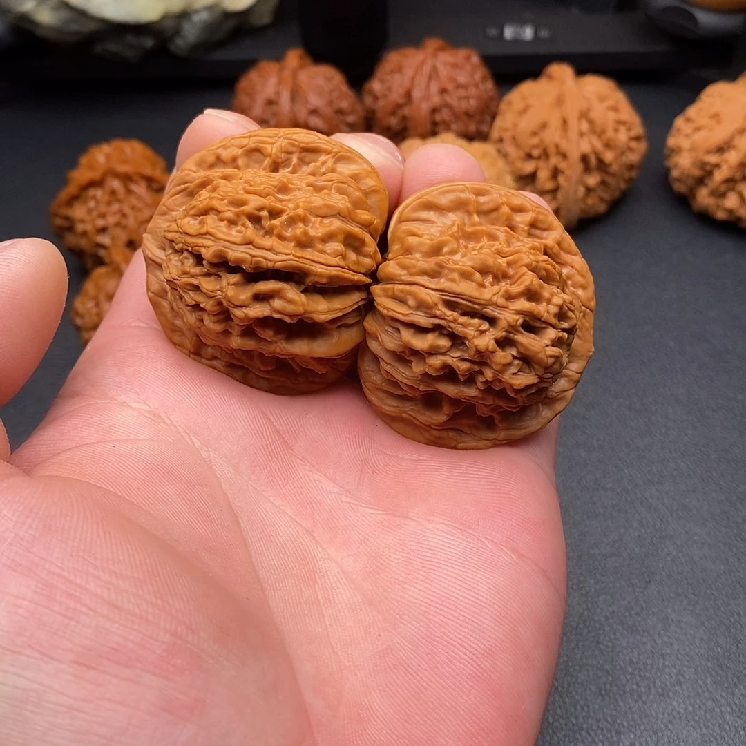 文玩核桃把件五号四座楼44尺