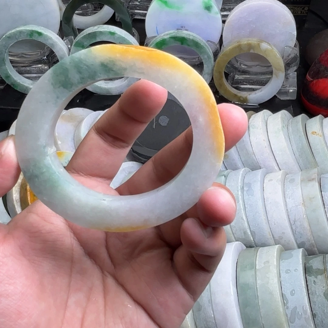 龙***员定制翡翠未镶嵌翡翠手镯定制