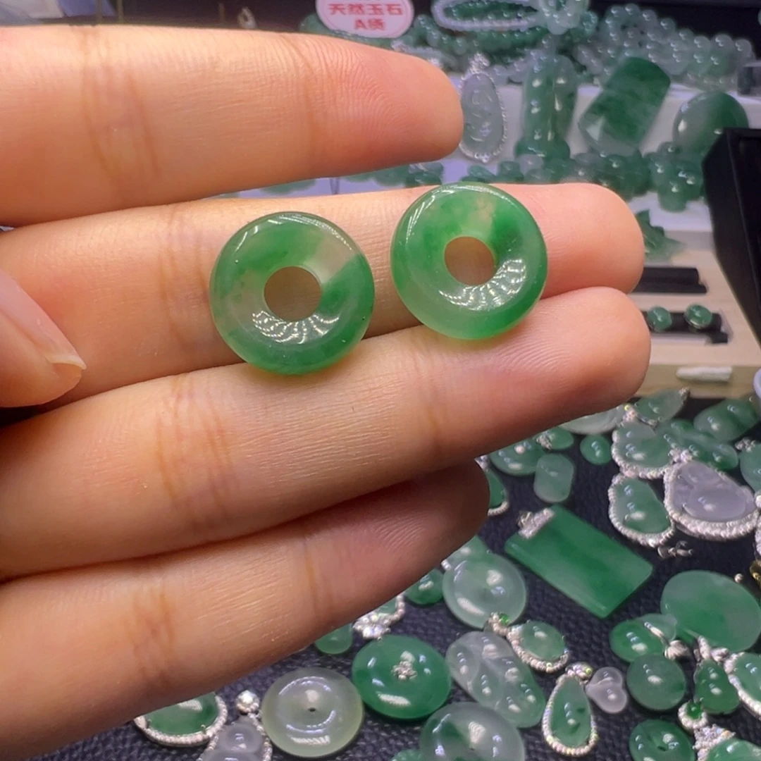 石英质玉未镶嵌颈饰