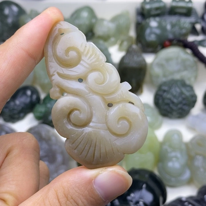 颈饰未镶嵌和田玉