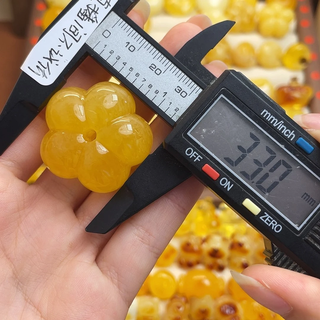 裸石琥珀未镶嵌大花花