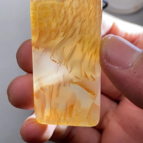 玛瑙/玉髓颈饰未镶嵌股*