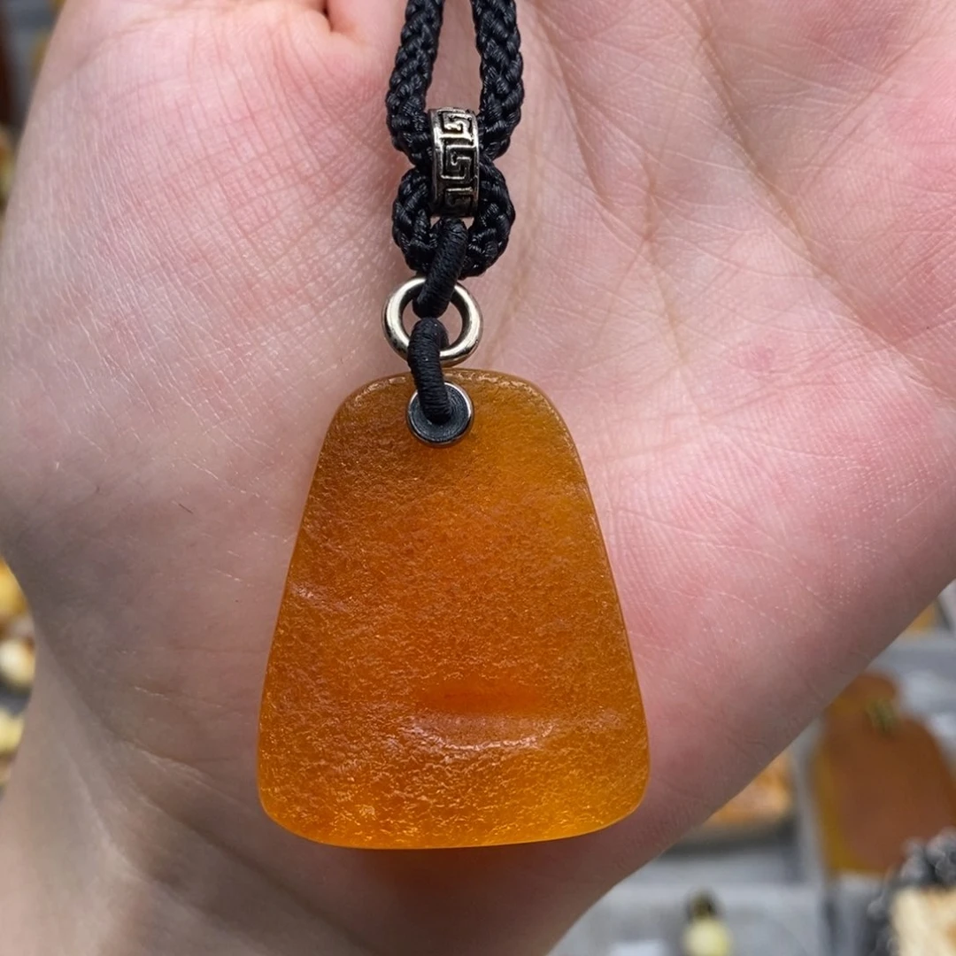 未镶嵌琥珀珠宝奇石