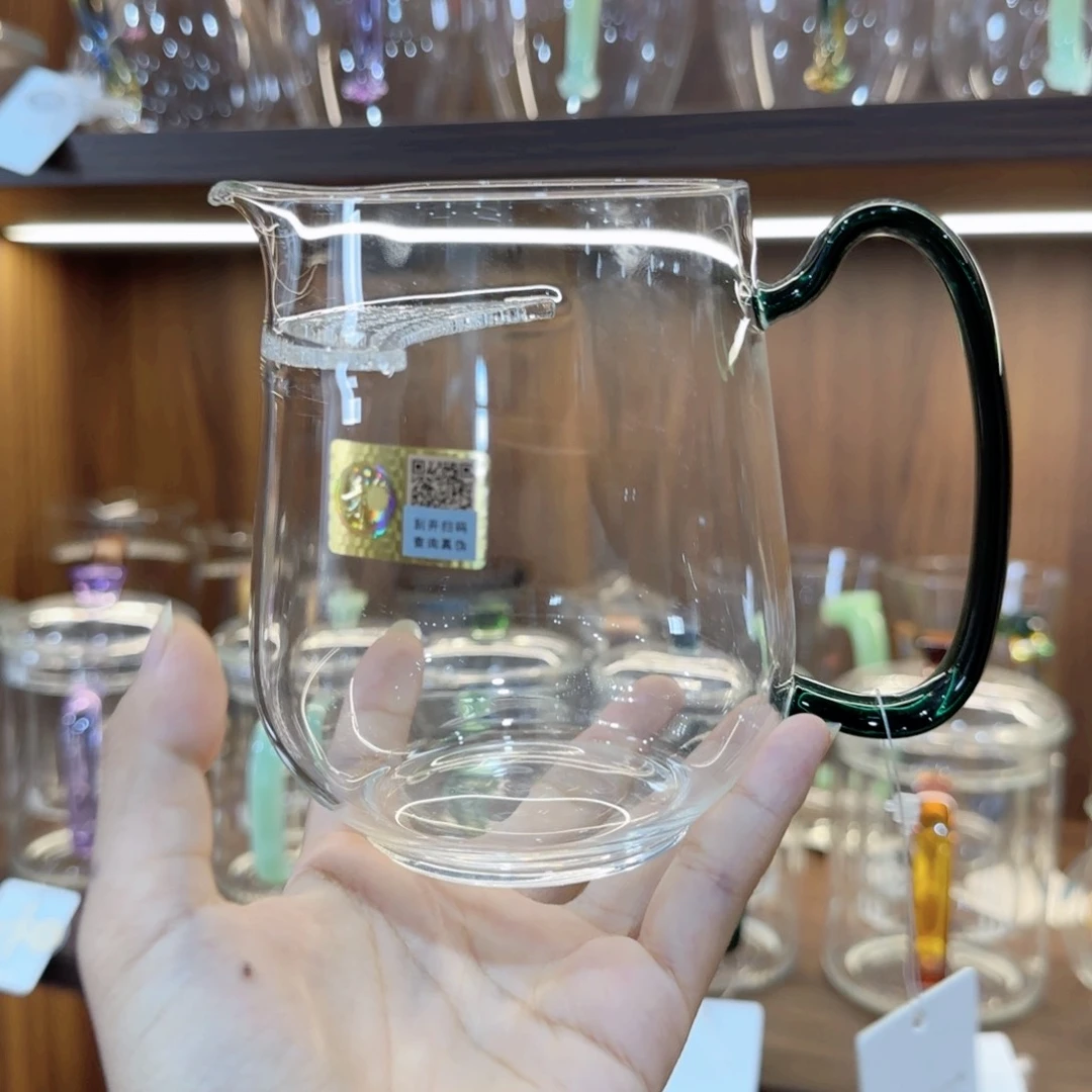 禾器丰然墨绿色。。。