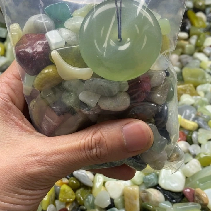 蛇纹石玉鱼缸石未镶嵌