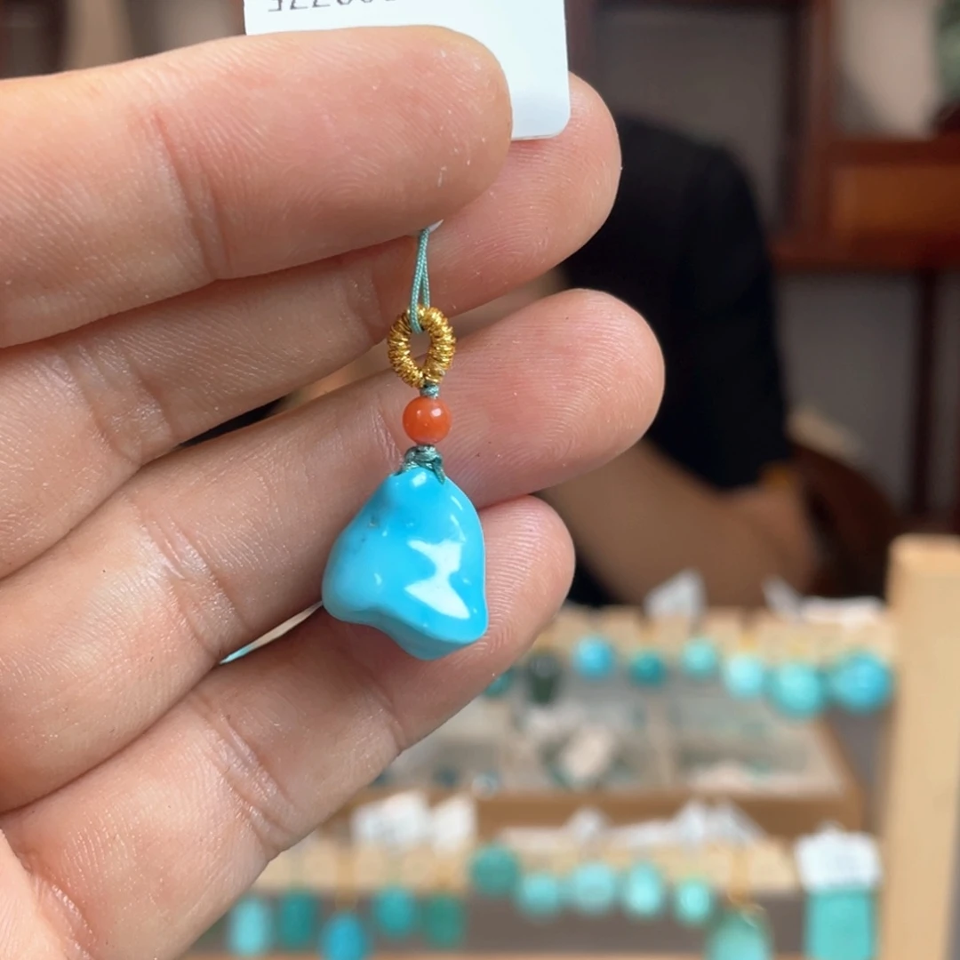 绿松石未镶嵌颈饰