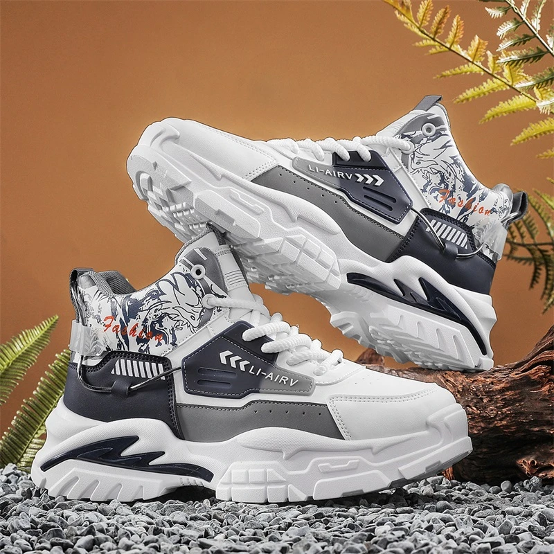 高帮新款2024男鞋秋冬季运动厚底防滑皮面防水户外登山工装马丁靴