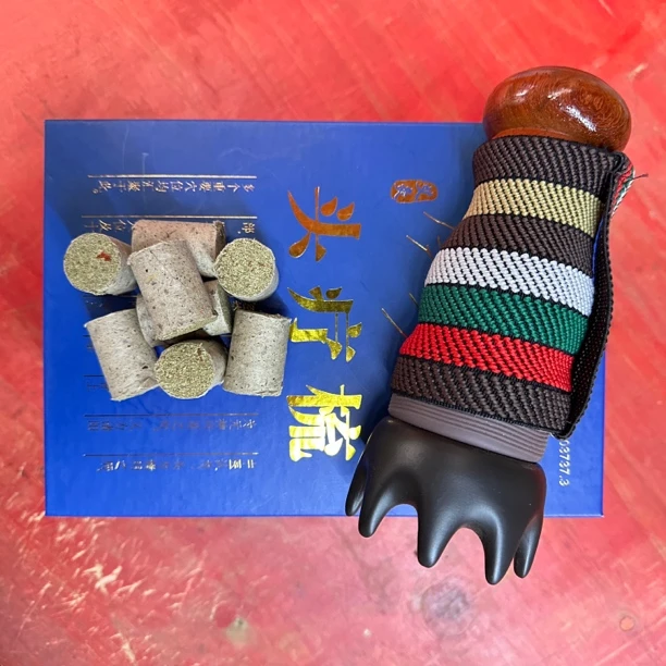 新款梳齿型砭石头疗梳艾草家用熏蒸艾灸梳子按摩美容院艾灸馆