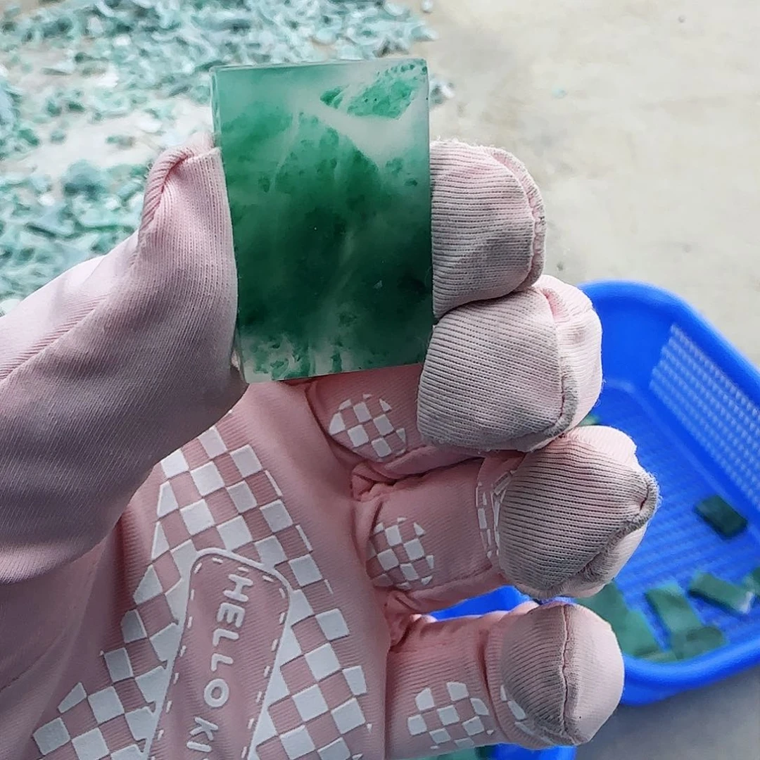 石英质玉颈饰未镶嵌暖**睫