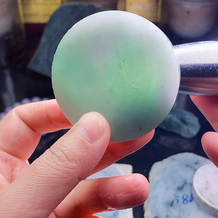 翡翠未镶嵌颈饰毛料15