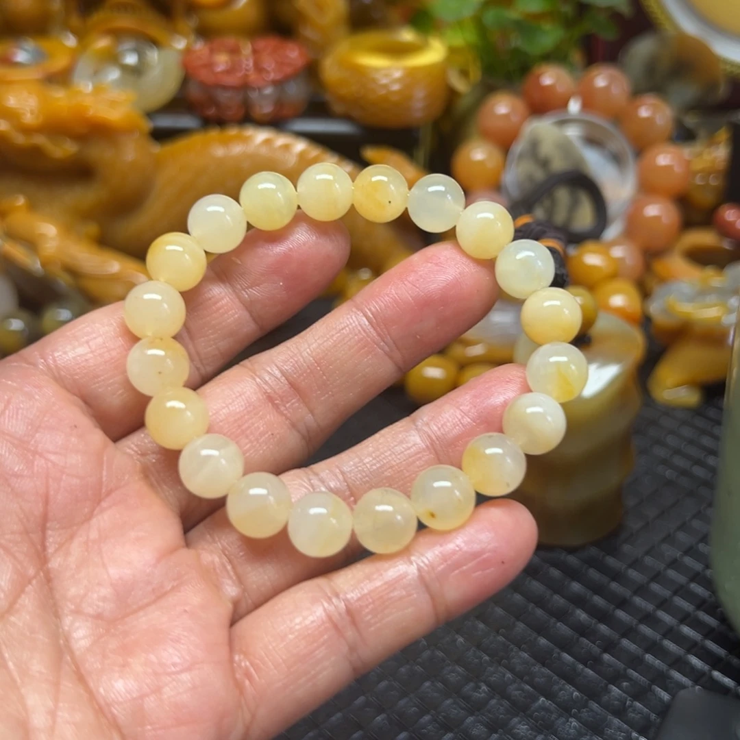 石英质玉未镶嵌颈饰