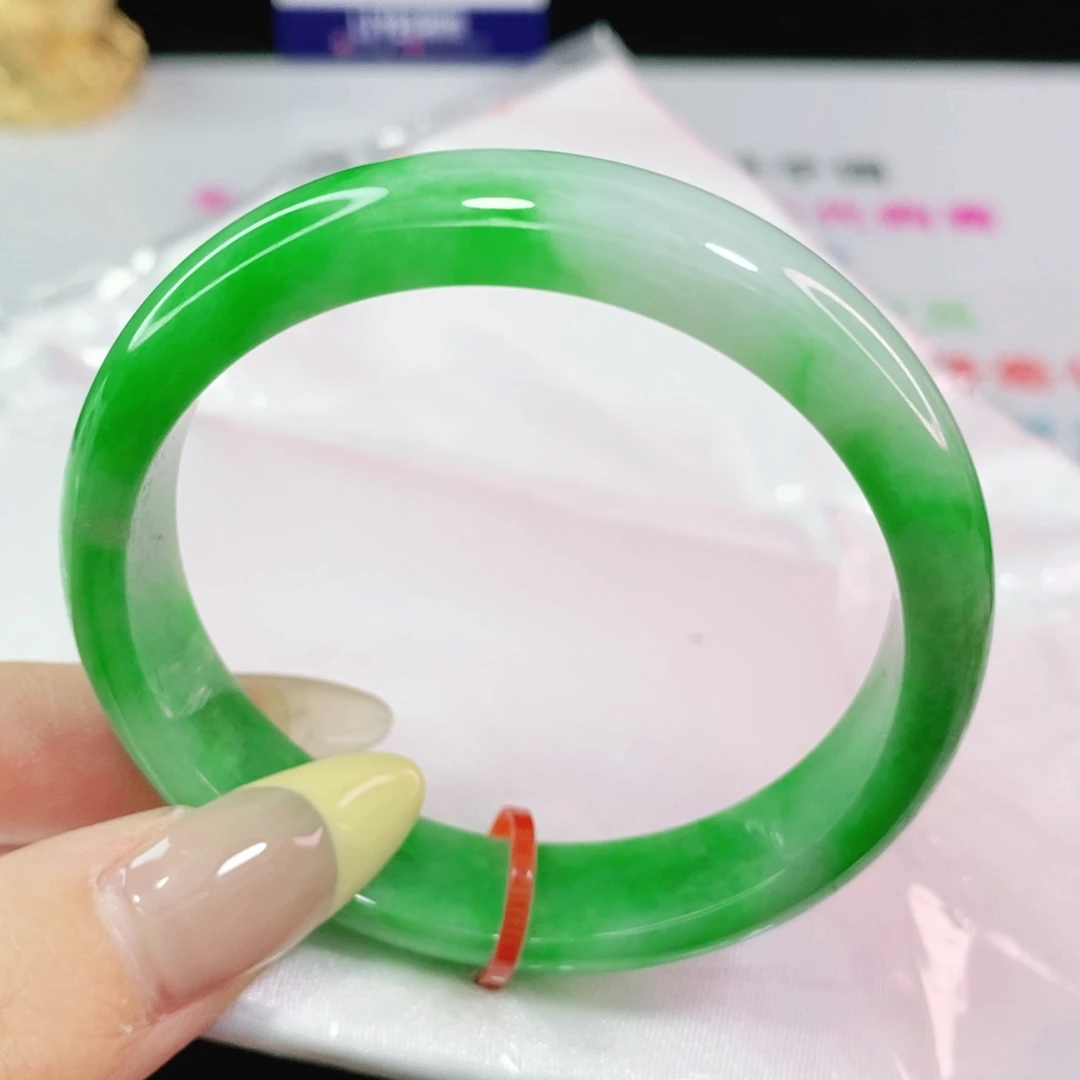 翡翠手镯未镶嵌50.6正圈