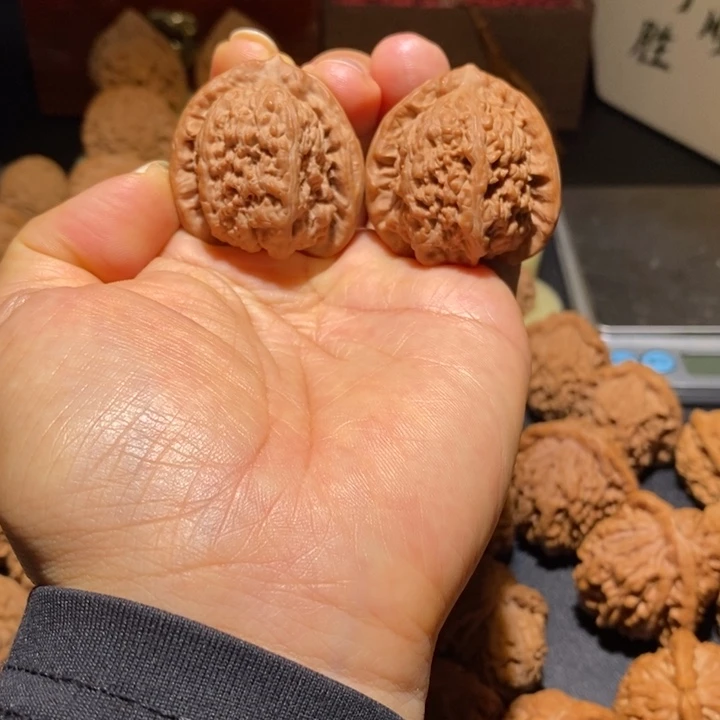 文玩核桃吊坠蚂蚁沟37