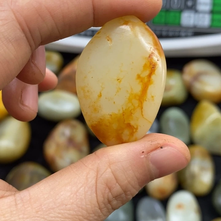 未镶嵌和田玉（糖玉）挂件深**秀