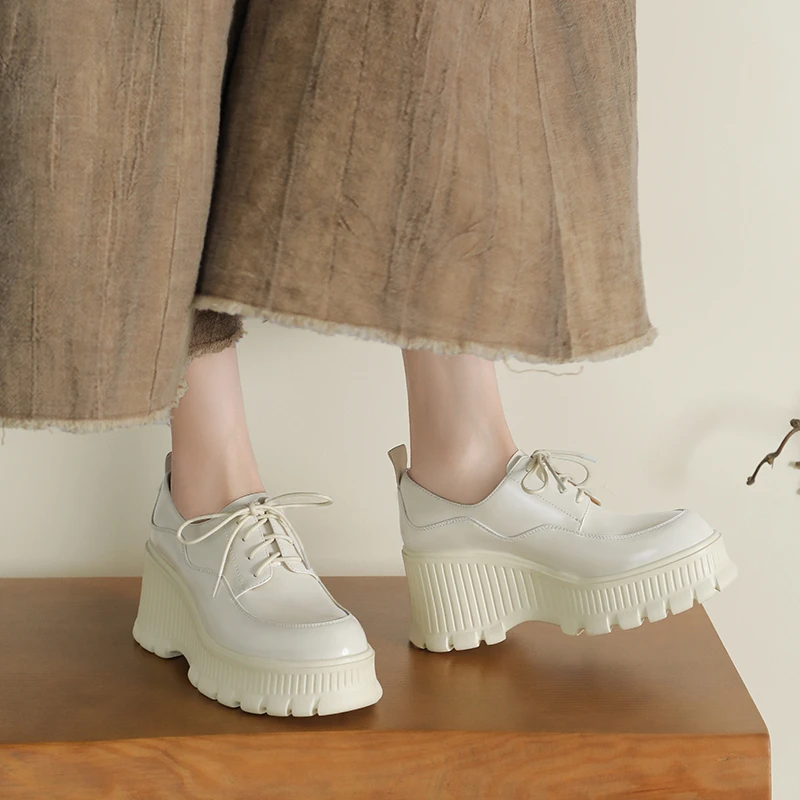 A70米白2025新款真皮乐福鞋坡跟小个子外增高单鞋女英伦风松糕鞋