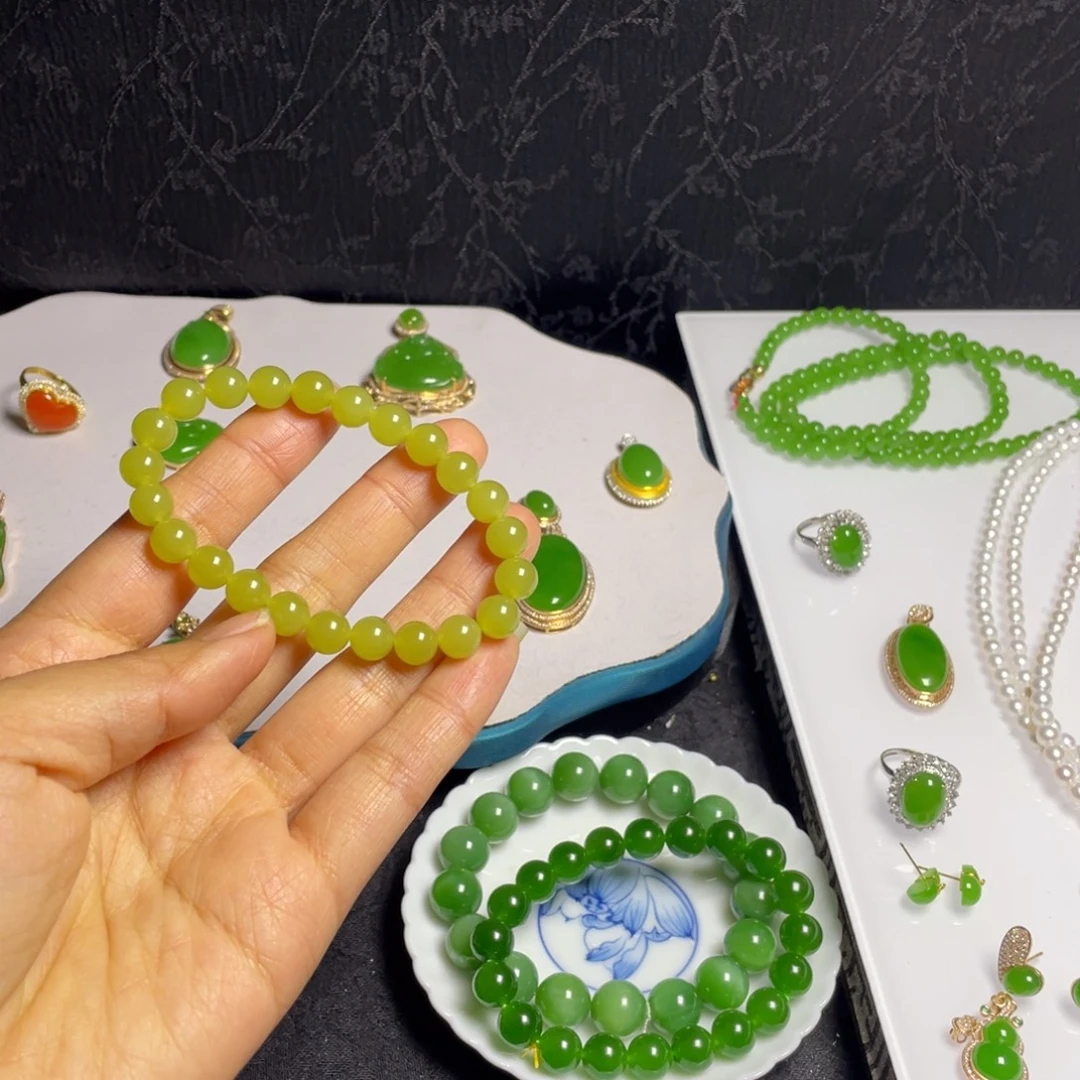 和田玉未镶嵌手串