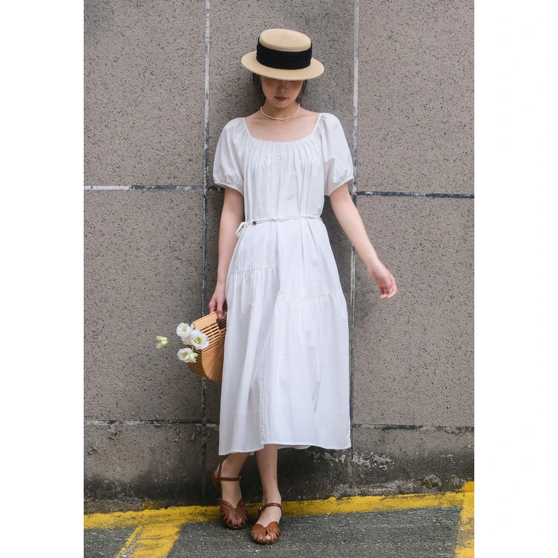 百武西“雪融纱”法式文艺收褶系带圆领宽松纯色拼接连衣裙8806