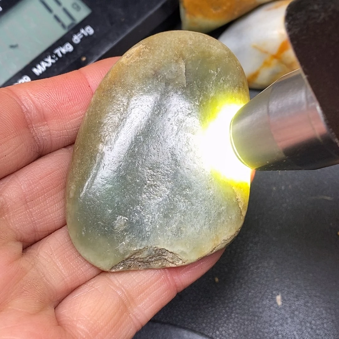 和田玉未镶嵌珠宝奇石