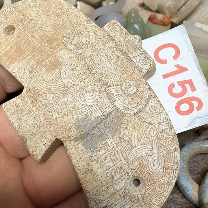 蛇纹石玉颈饰未镶嵌