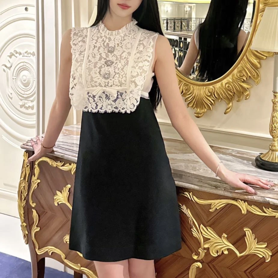99新 MIU MIU/缪缪 蕾丝钻扣连衣裙 黑白拼接38码