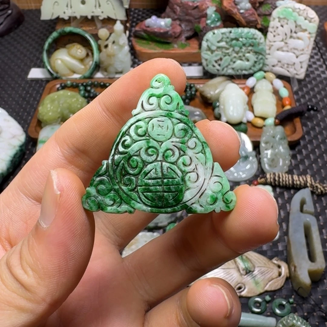 翡翠未镶嵌颈饰翡翠颈饰未镶嵌