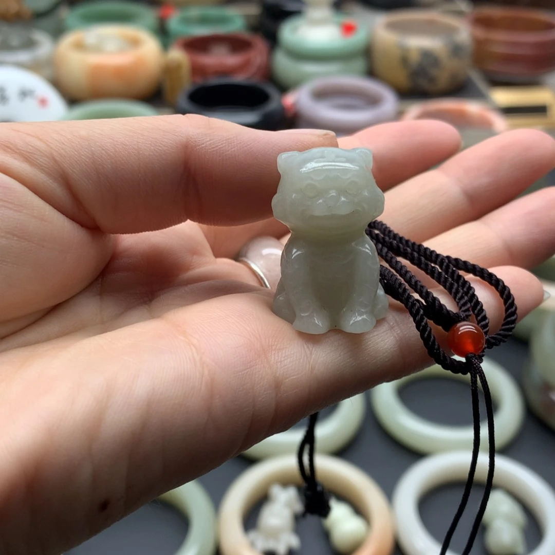 石英质玉（佘太翠）手镯未镶嵌