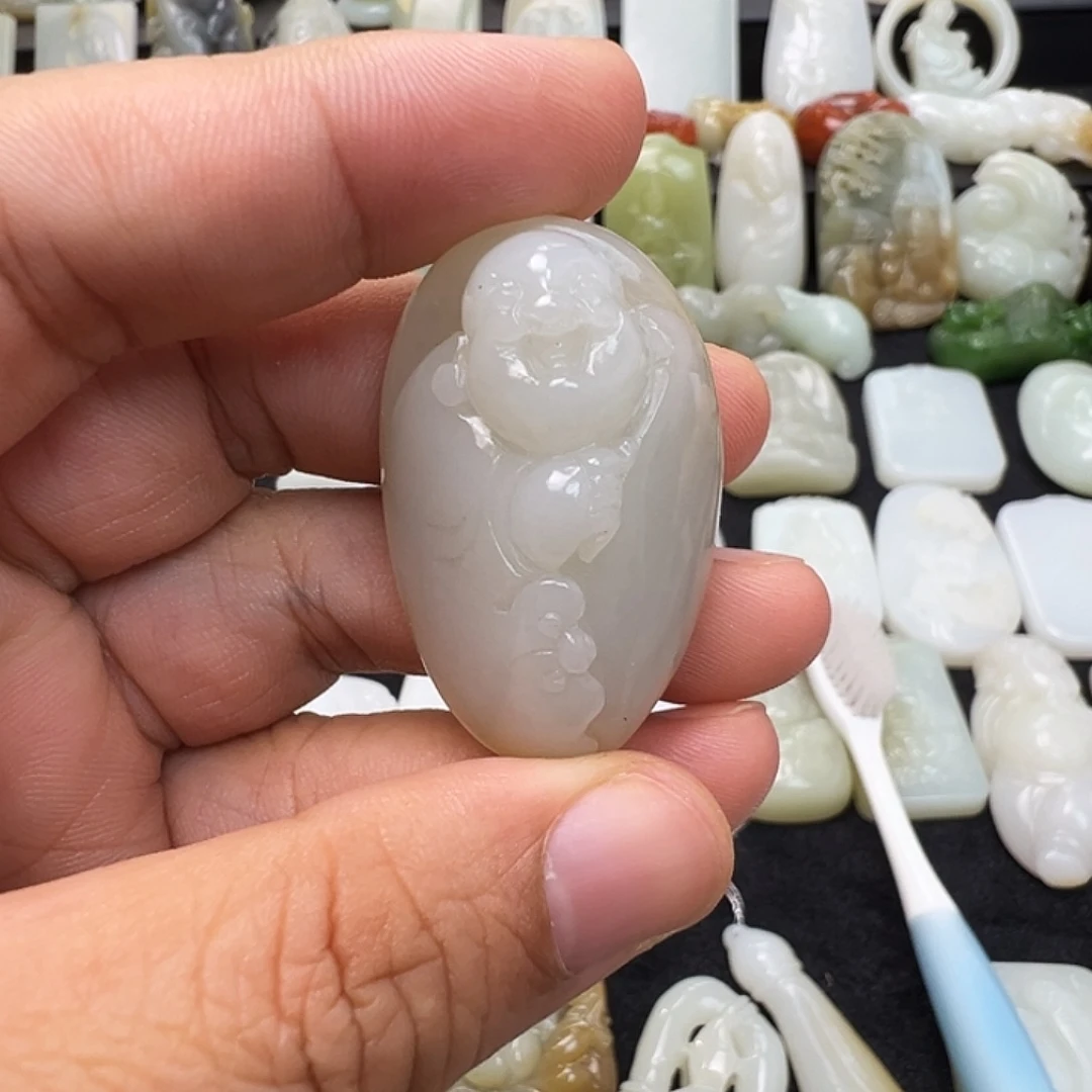 和田玉未镶嵌颈饰