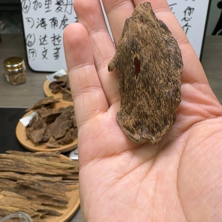 达拉干吊口4.3克。