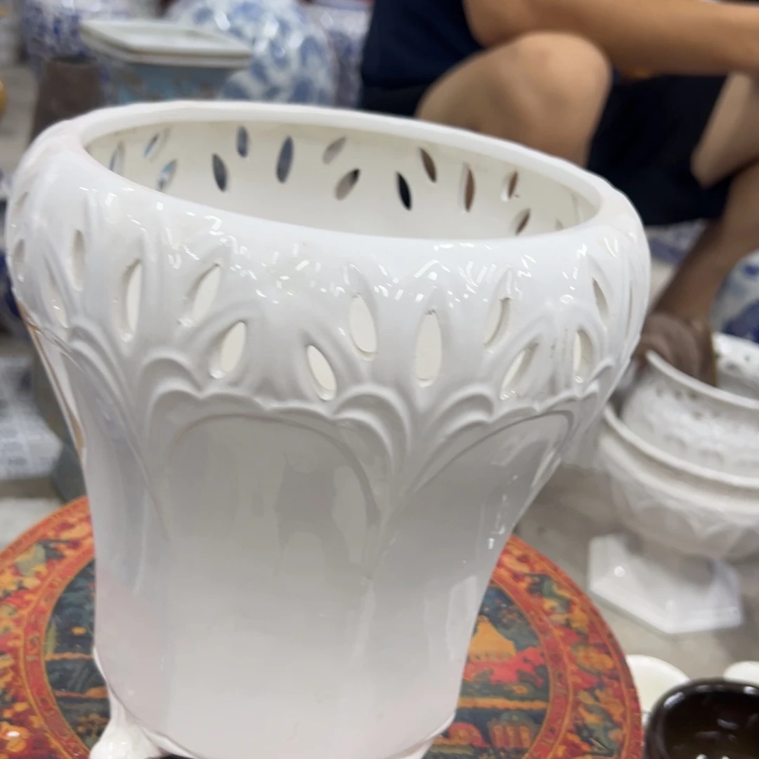 微瑕青花瓷器值得厚爱