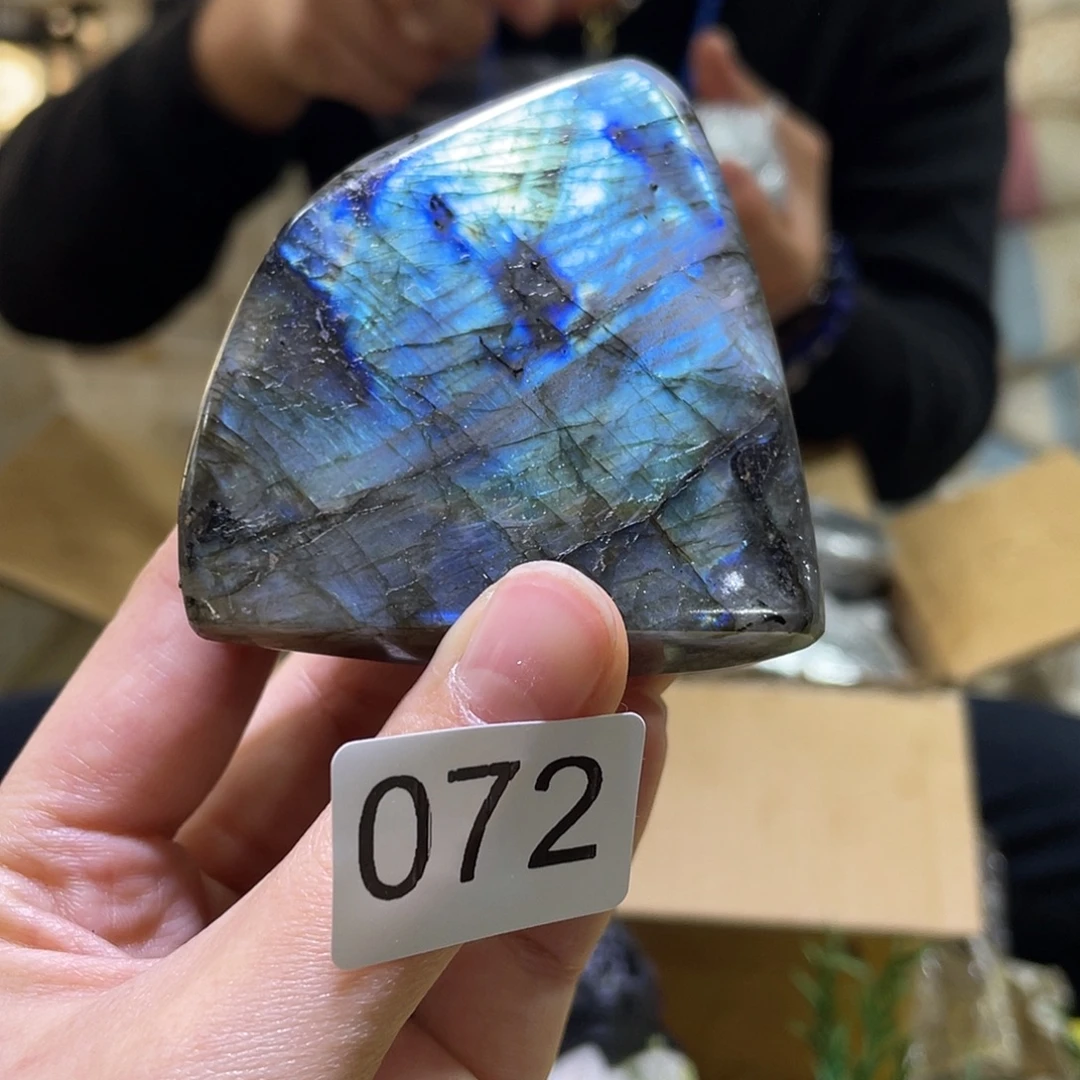 未镶嵌水晶珠宝半成品