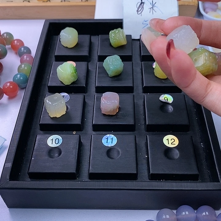 玛瑙/玉髓雕刻件未镶嵌声*曼