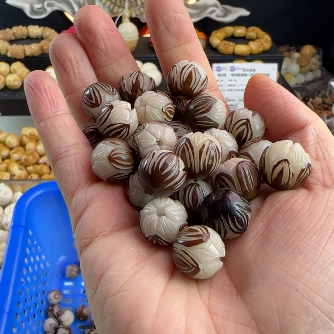 菩提根/象牙果手串卡13+带皮莲花25颗